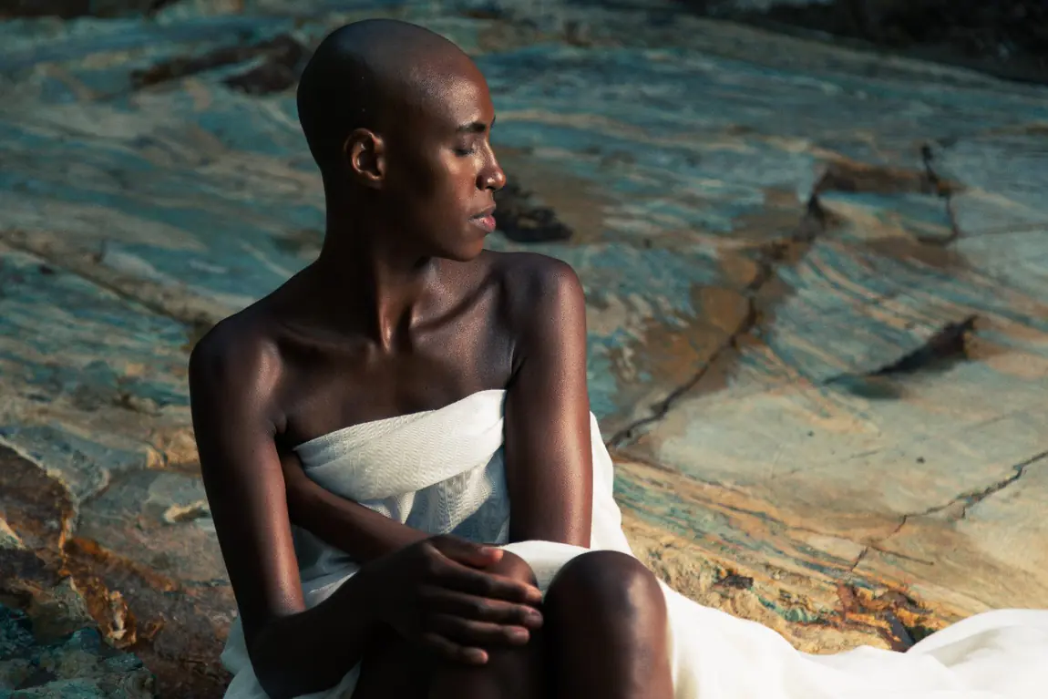 Detalhe mineral Luise Blue